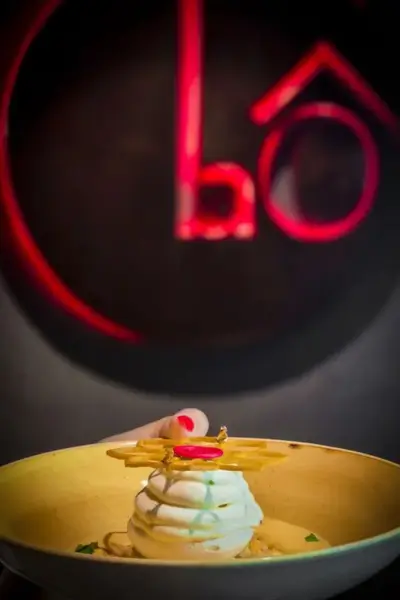 Signature “Bô” pavlova dessert at LAO Marrakech